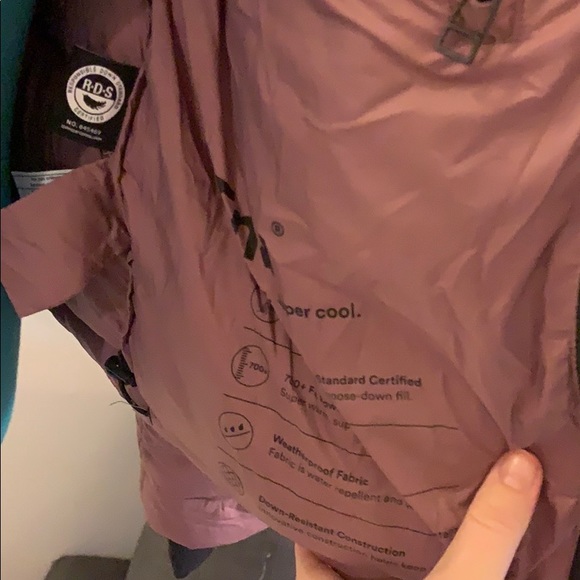 SOLD! Aritzia/TNA: Super Puff "Shorty", XXS, Lilac - Picture 8 of 9